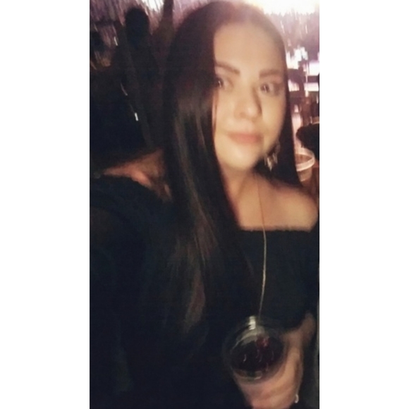 Meet your Posher, Ash 💜 - Picture 2 of 9